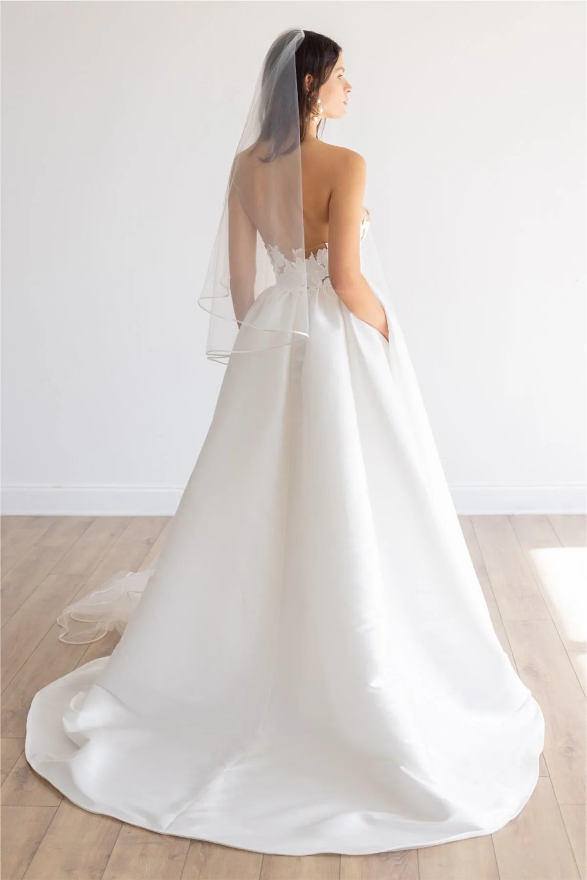Bestseller Wtoo by Watters Jordy Gown  Stylish & Comfortable