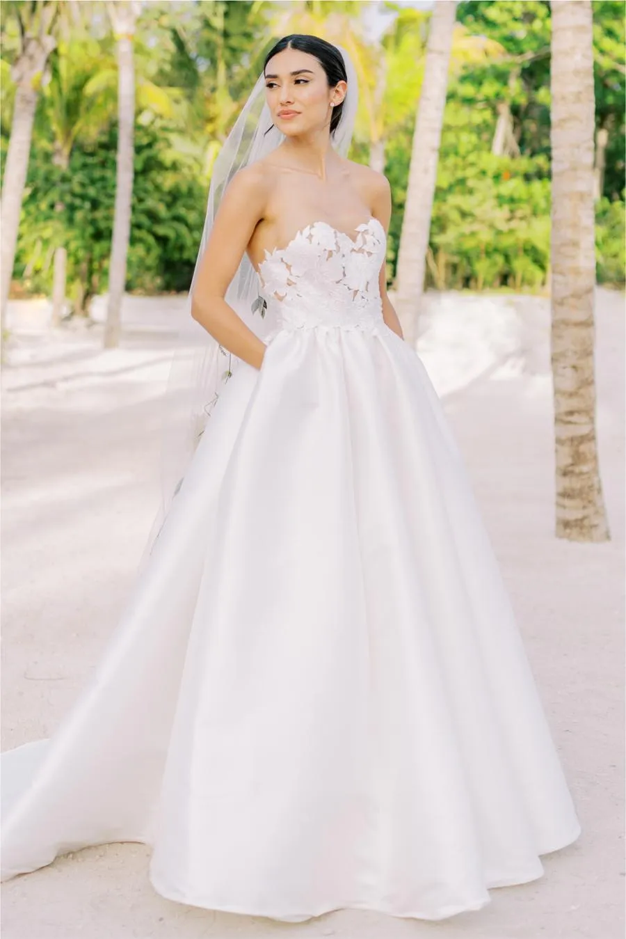 Bestseller Wtoo by Watters Jordy Gown  Stylish & Comfortable