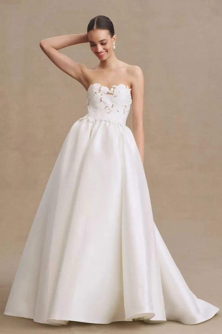 Bestseller Wtoo by Watters Jordy Gown  Stylish & Comfortable