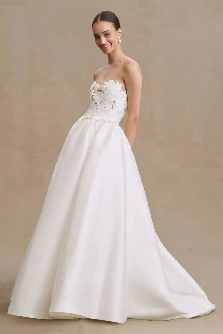 Bestseller Wtoo by Watters Jordy Gown  Stylish & Comfortable