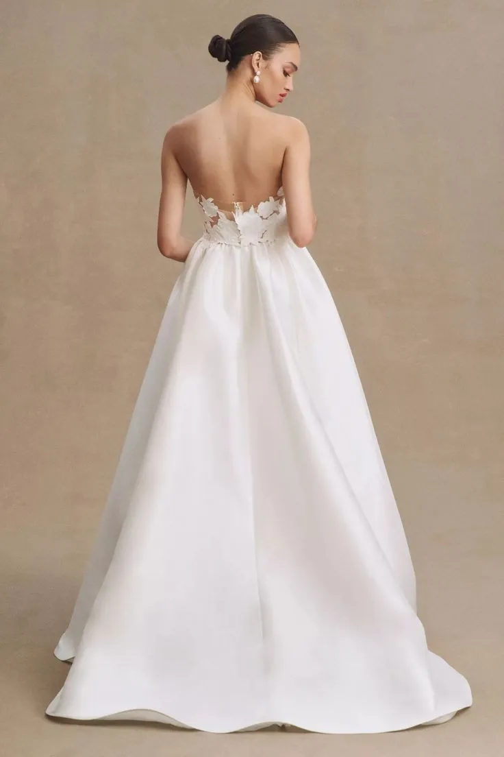 Bestseller Wtoo by Watters Jordy Gown  Stylish & Comfortable