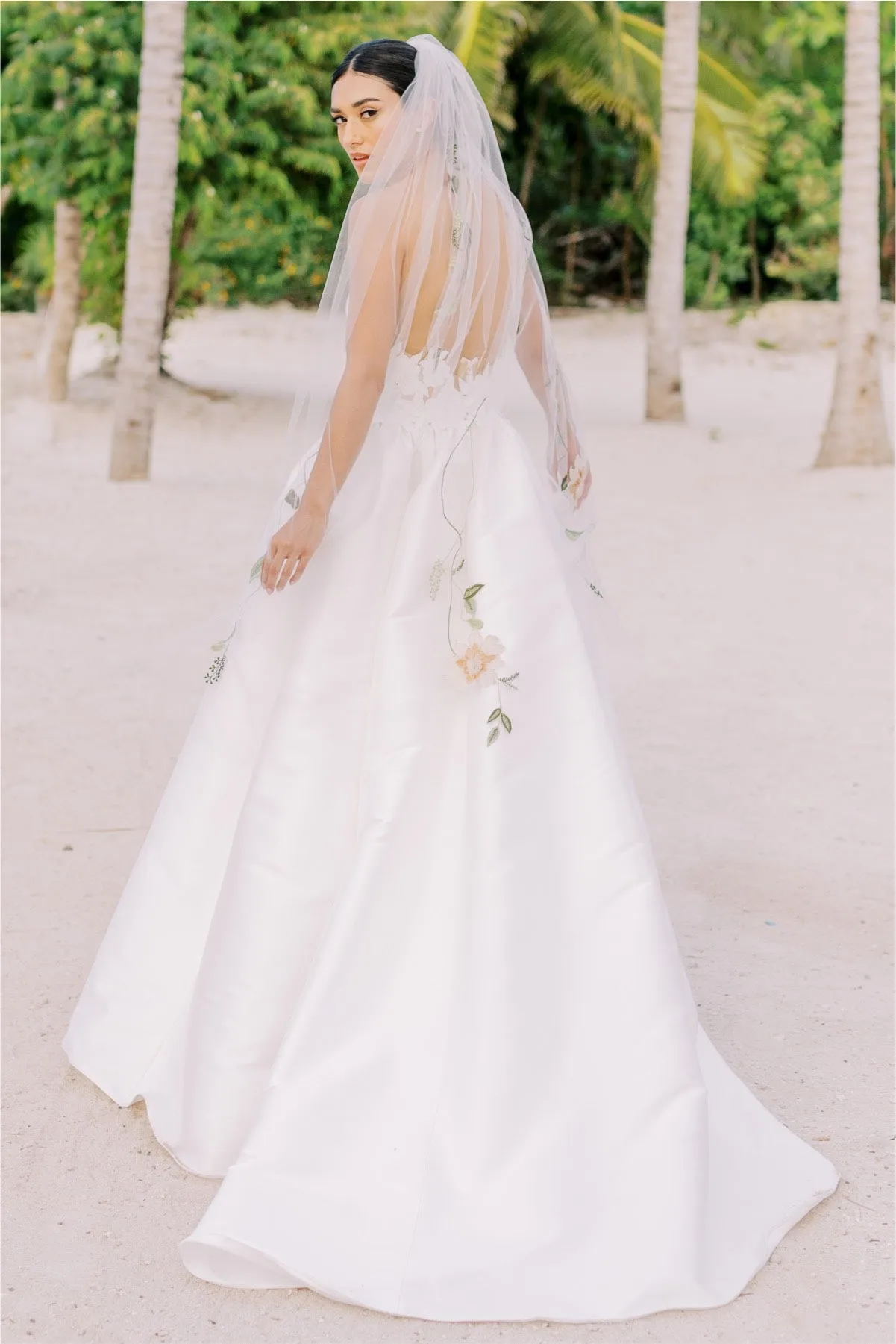 Bestseller Wtoo by Watters Jordy Gown  Stylish & Comfortable