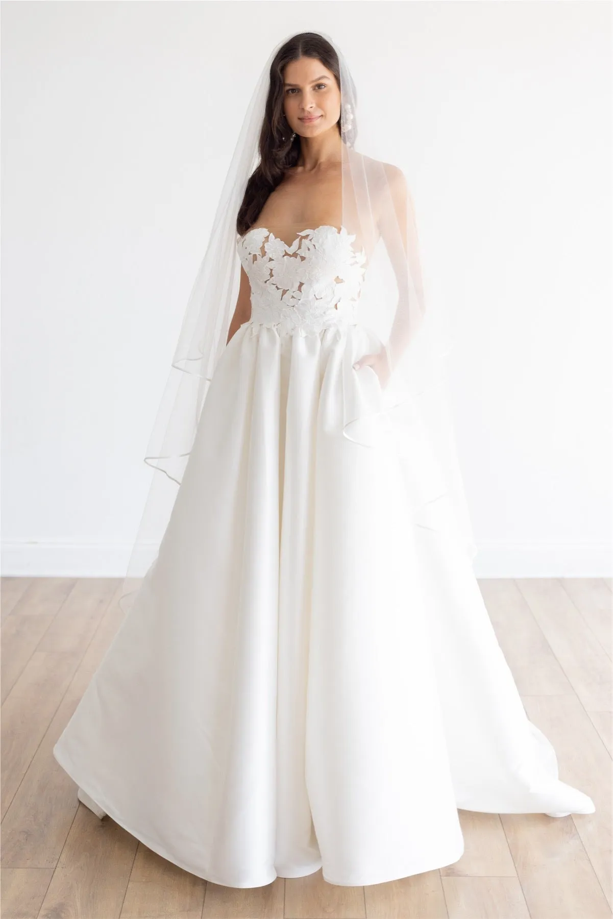 Bestseller Wtoo by Watters Jordy Gown  Stylish & Comfortable