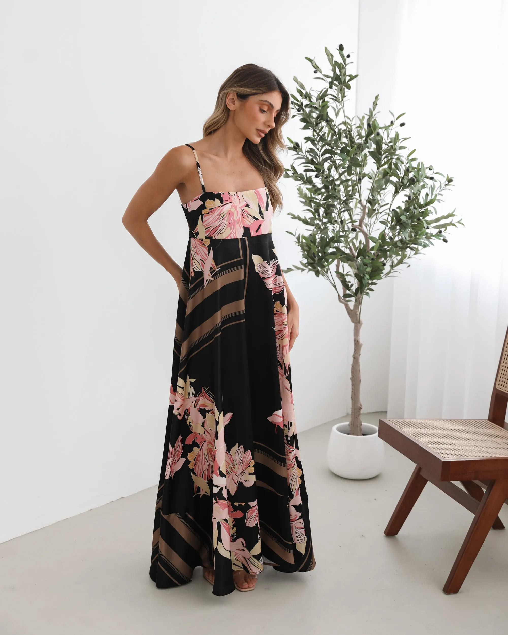 Deyah Dress - Black Floral