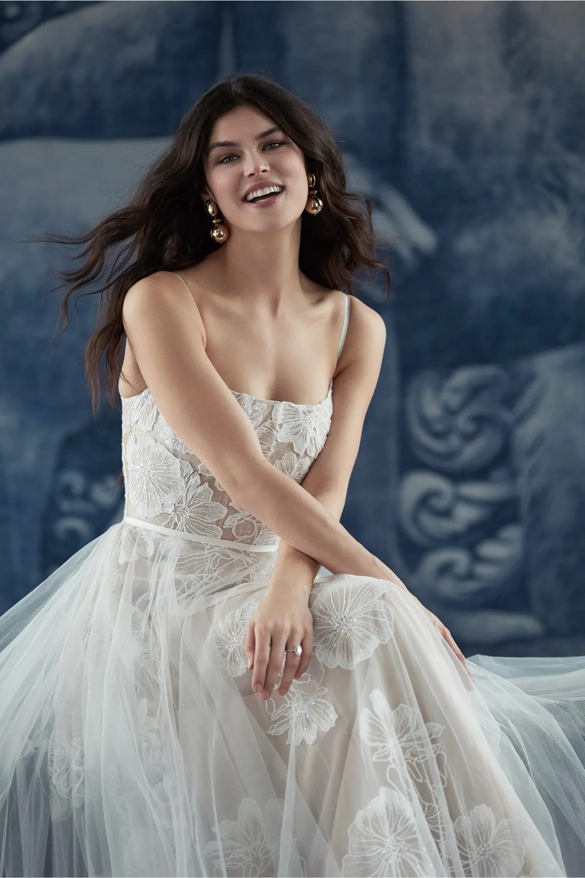 Doorbuster Wtoo by Watters Lizbeth Gown  Stylish & Comfortable