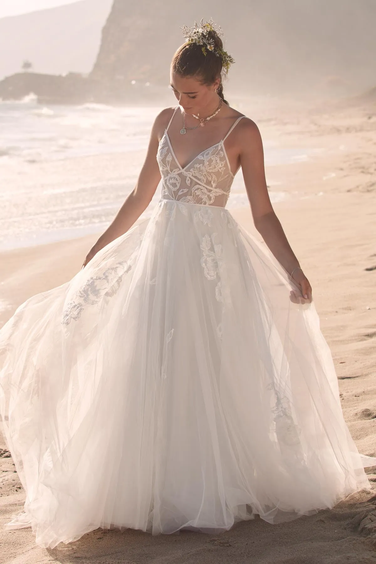 Editors Choice Willowby Kendrew 54716 Gown  Dont Miss Out!