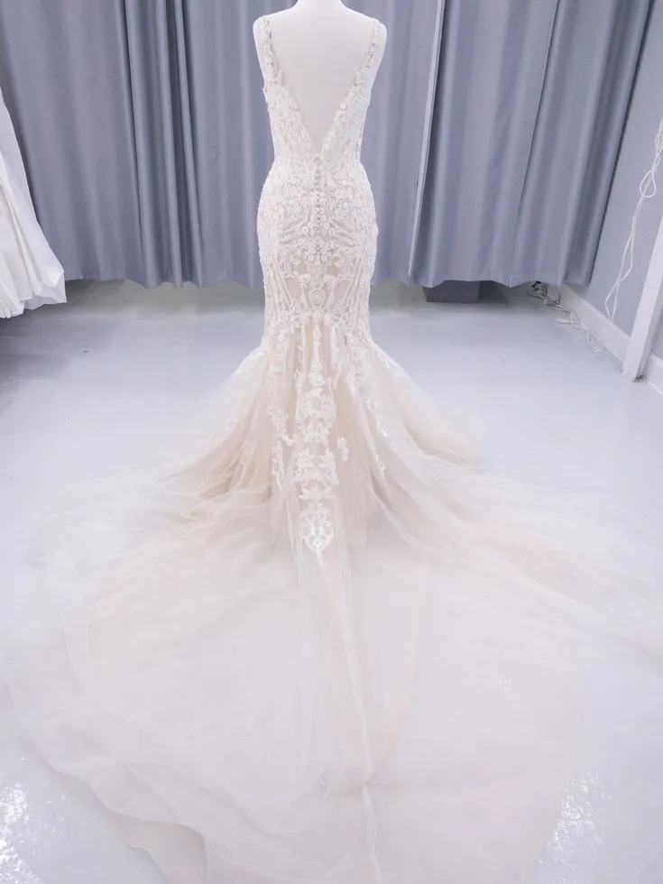 Final Few Enzoani Olinda Gown  Almost Gone!
