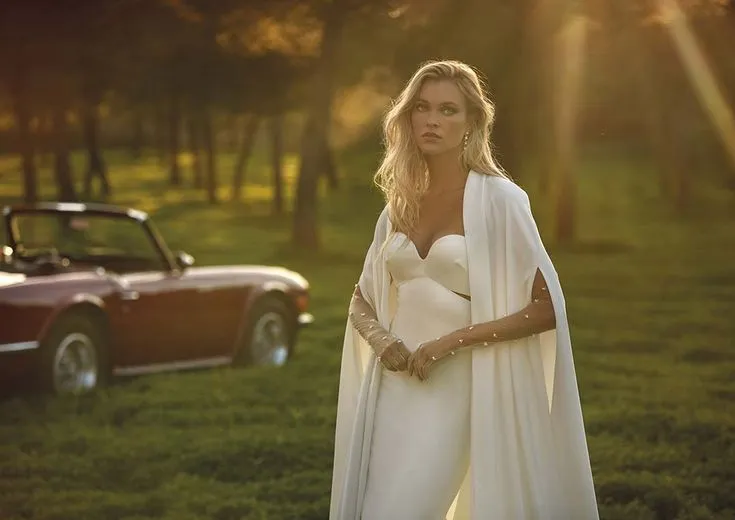 Final Few Pronovias Aman Wedding Gown  Almost Sold Out!