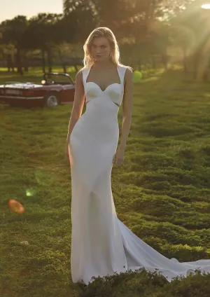 Final Few Pronovias Aman Wedding Gown  Almost Sold Out!