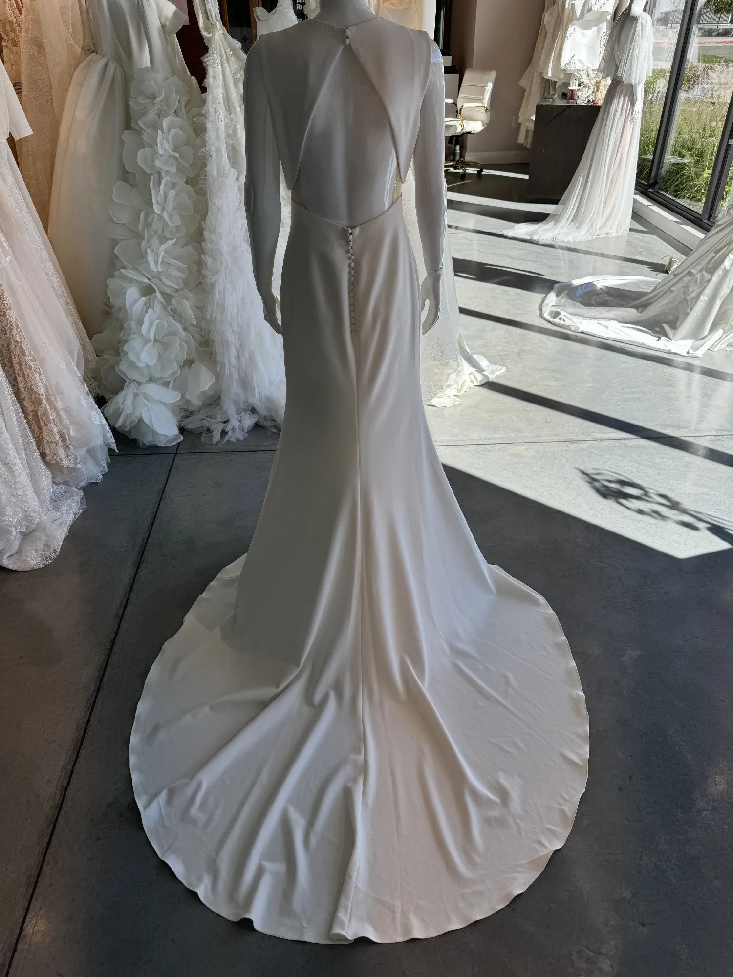 Final Few Pronovias Aman Wedding Gown  Almost Sold Out!