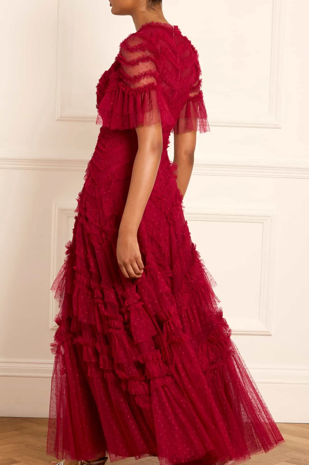 Hot Deal Elia Short Sleeve Gown NEEDLE THREAD  Limited Release!