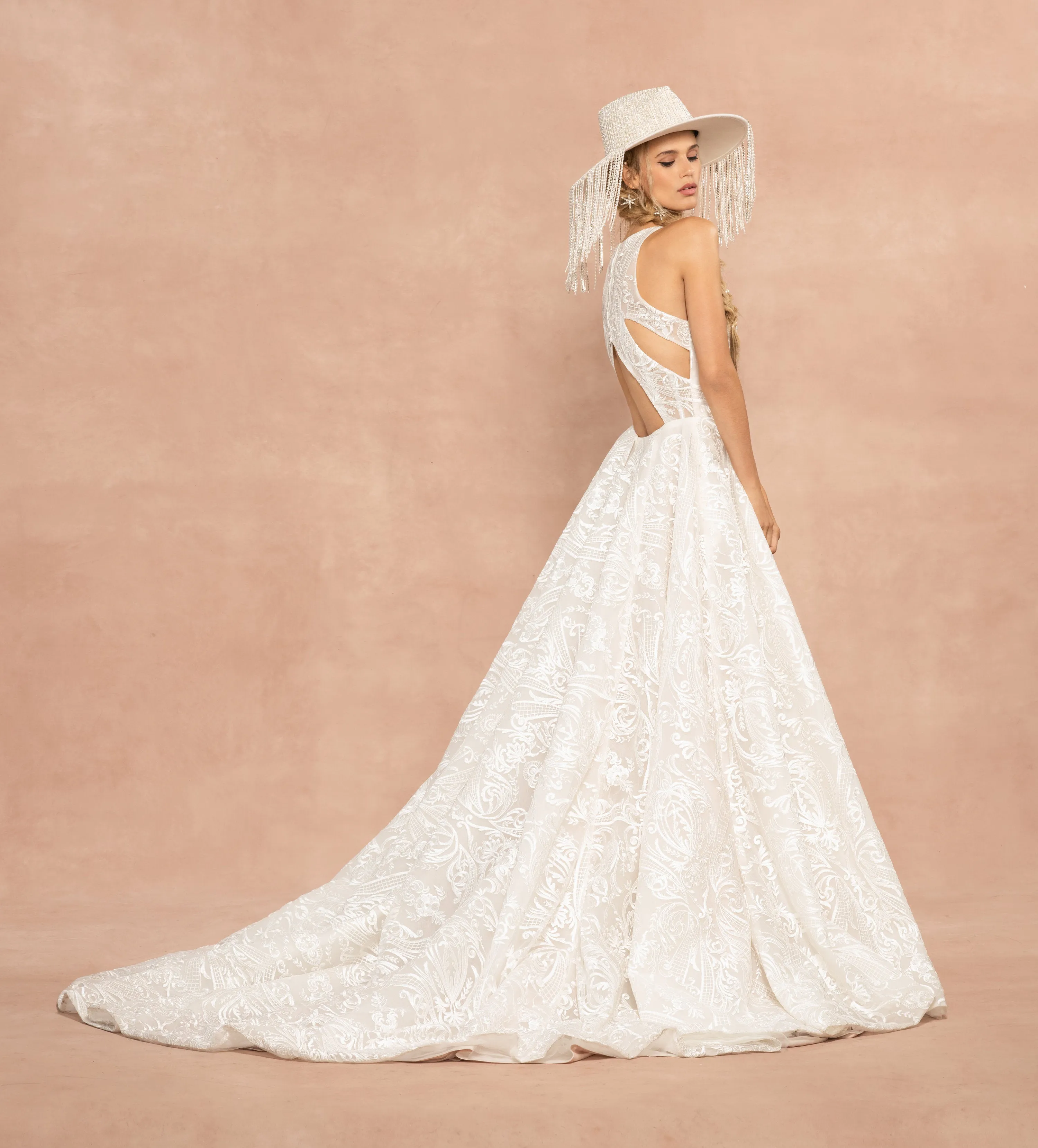 Insta-Worthy Hayley Paige - Suki Sample Gown  Stylish & Comfortable