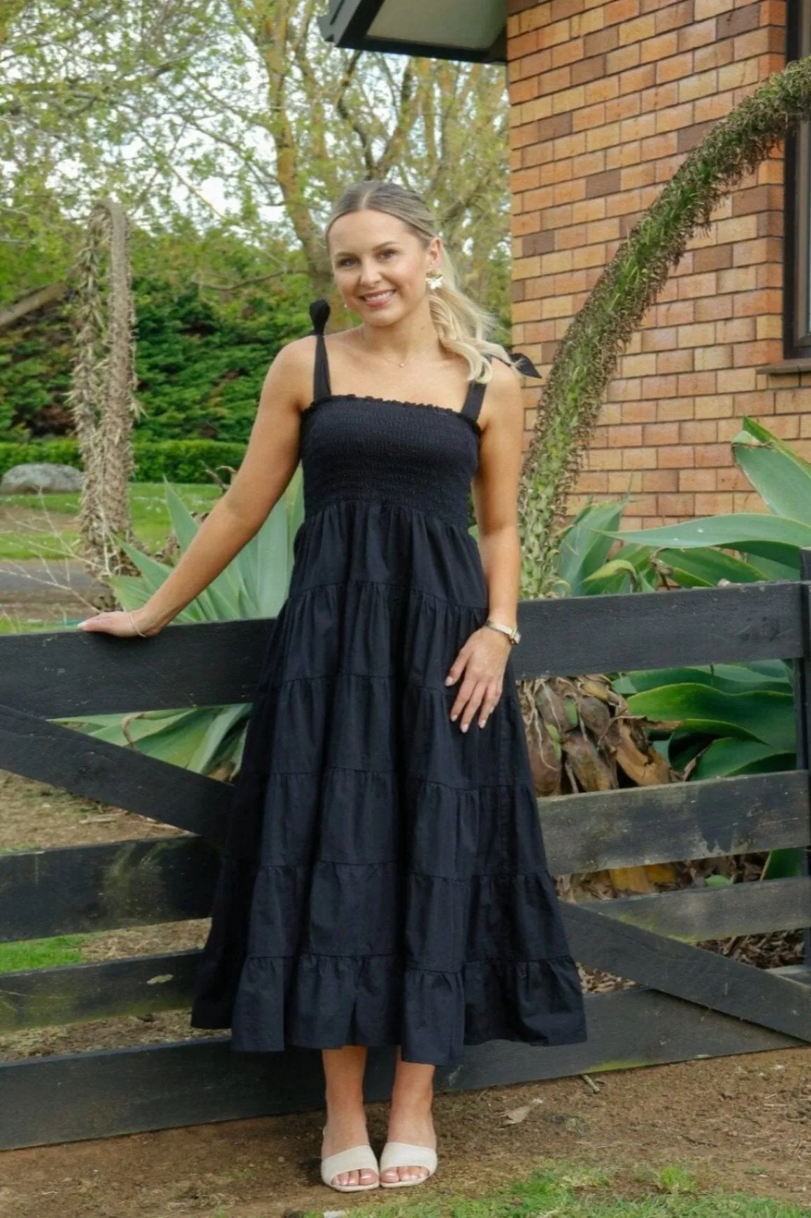 Isabella - Black