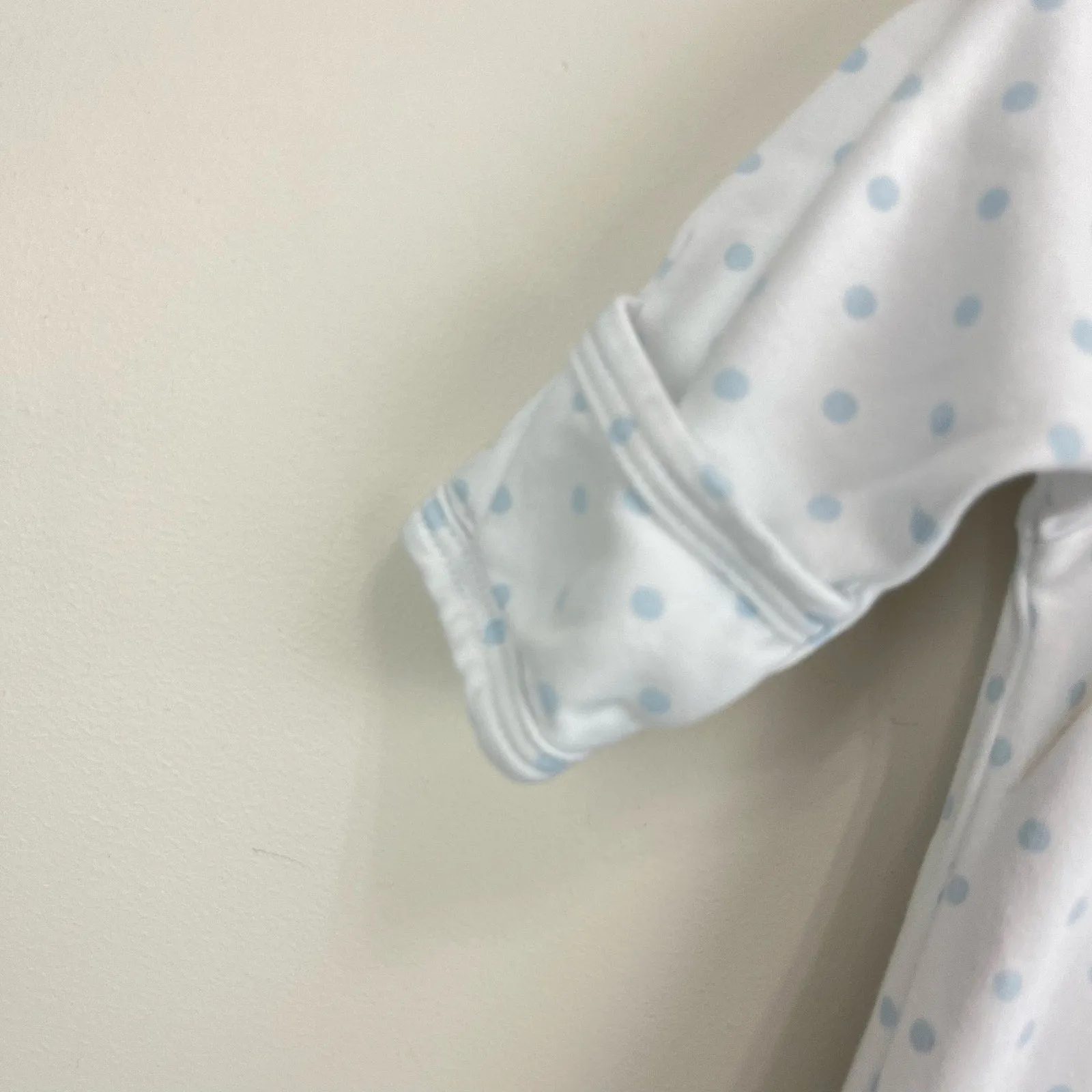Limited Edition Kissy Kissy Blue Polka Dot Giraffe Converter Sleep Gown Small  Stylish & Comfortable