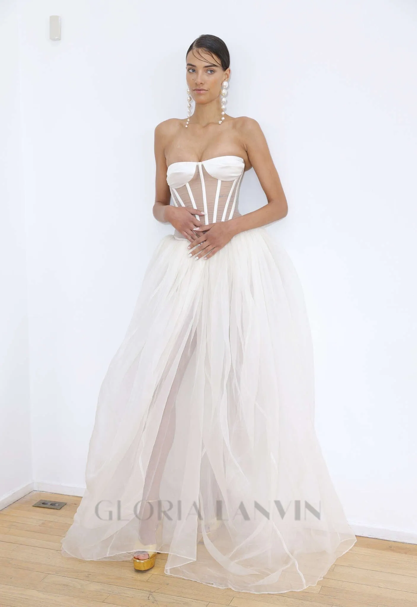 ODILE STRAPLESS GOWN IN WHITE Gloria Lanvin