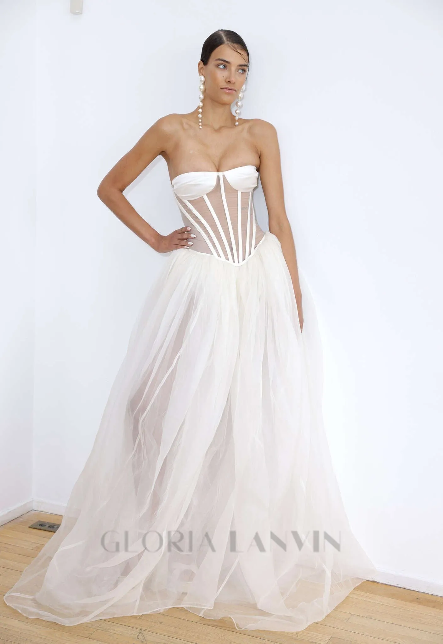 ODILE STRAPLESS GOWN IN WHITE Gloria Lanvin