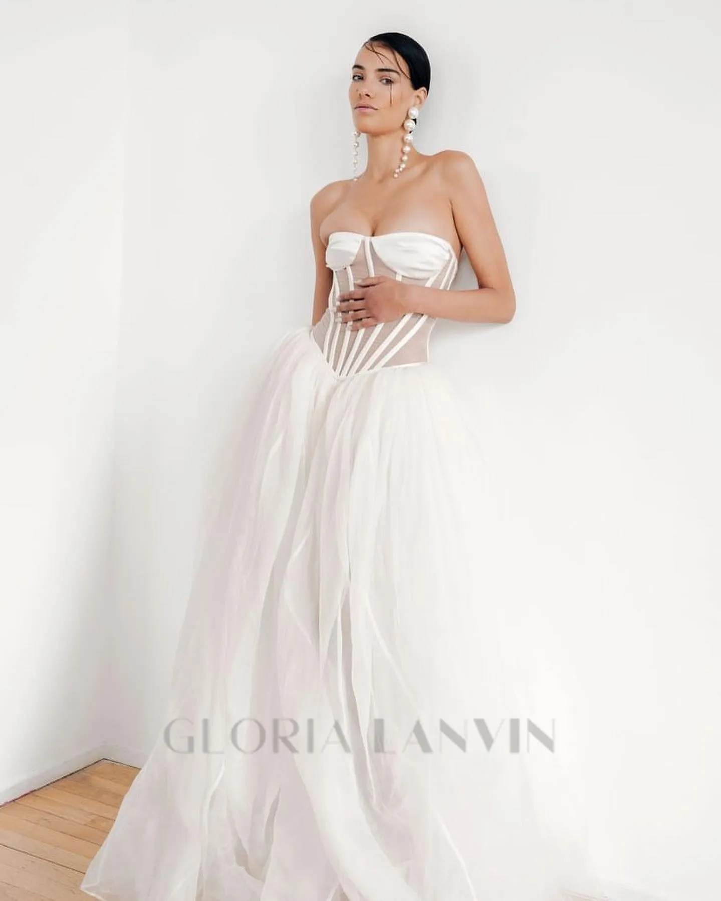 ODILE STRAPLESS GOWN IN WHITE Gloria Lanvin