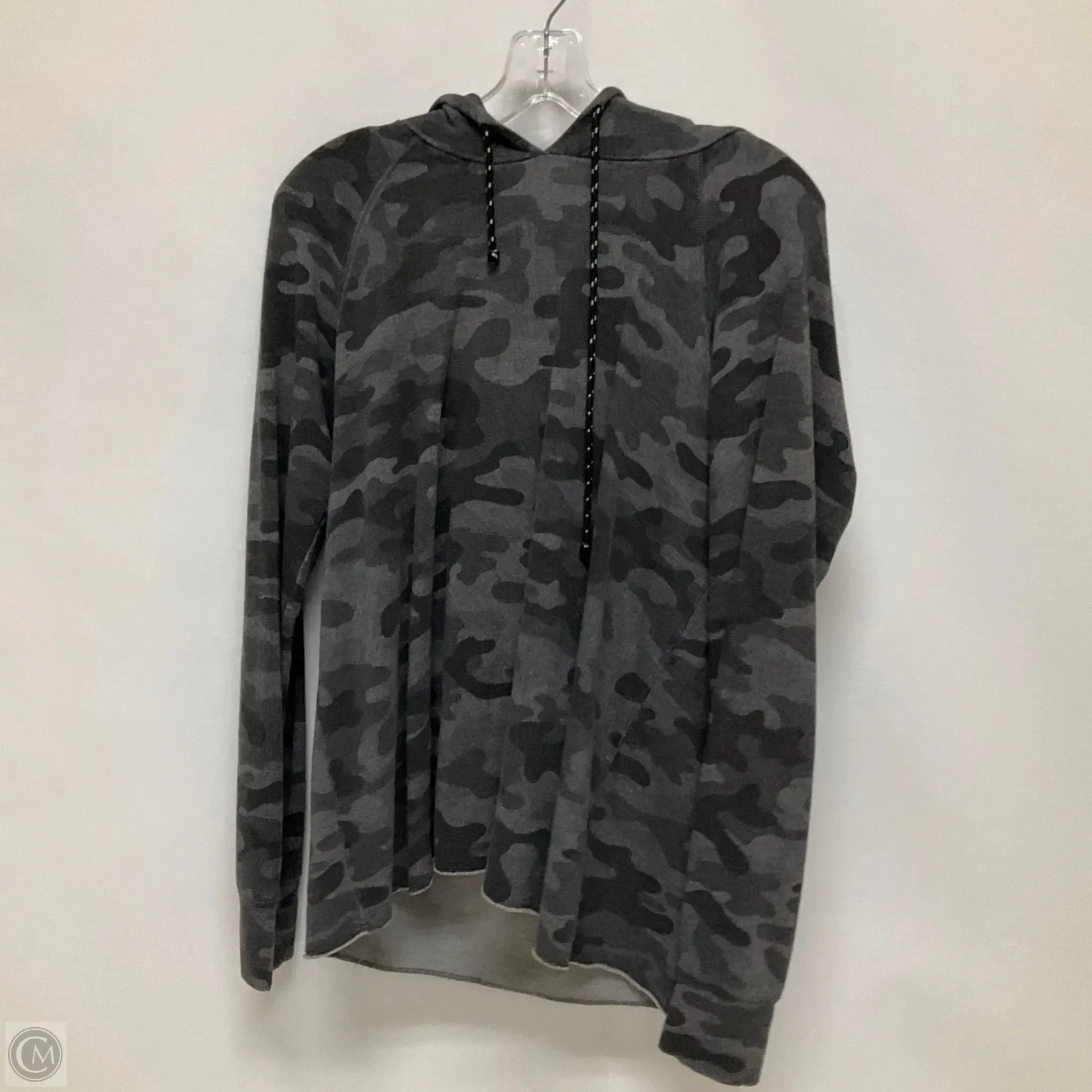 Sweatshirt Hoodie By Sundry In Camouflage Print, Size: S