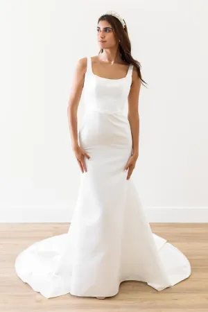 Top Rated Wtoo Lourdes Laurie Gown  Last Chance!
