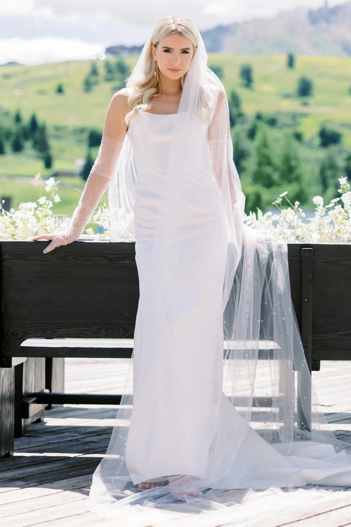 Top Rated Wtoo Lourdes Laurie Gown  Last Chance!