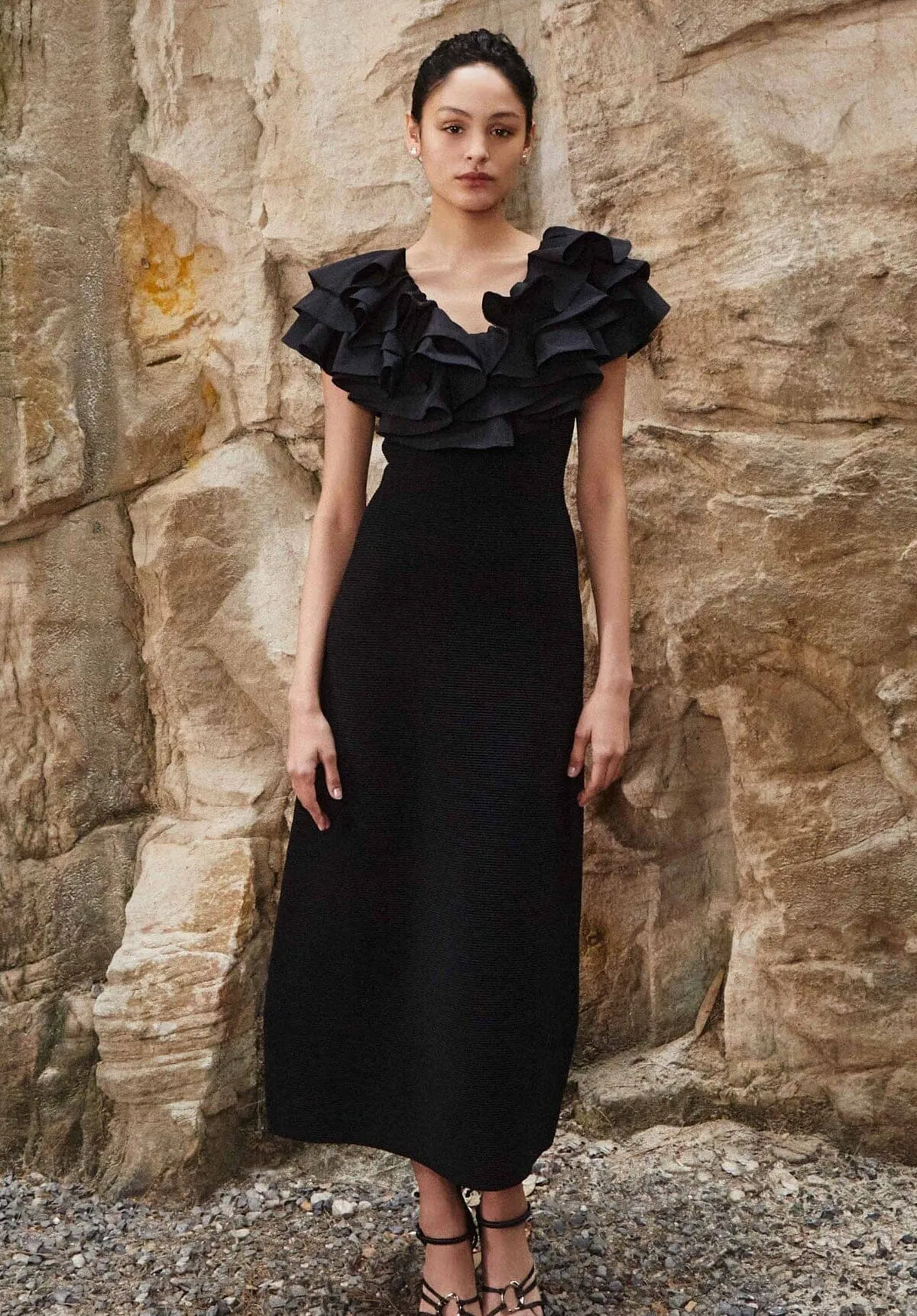 Transcendent Ruffle Midi Dress Black