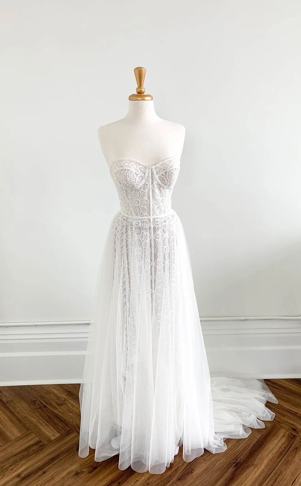 Trendy 2025 BHLDN Willowby Cordova Ophelia 53702 Gown  Ends Soon!